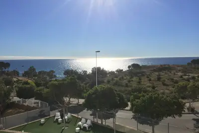 Image de Application de luxe. en bord de mer, merveilleusement calme et pourtant proche du Centre
