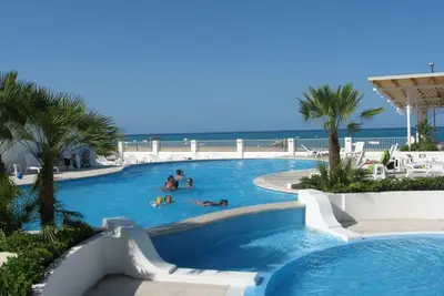 Mobil home avec sa propre terrasse, vue mer, piscine, plage et bien plus