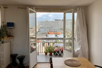 Image de Paris 19, espace et lumière au bord de l'eau