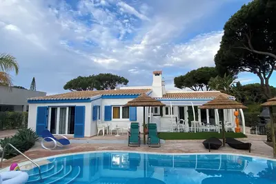 Image de Vilamoura villa plein pied  piscine chauffée (option ) 1 km de marina. 3 suites