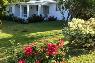 Image de Cottage romantique avec une vue imprenable sur la mer des Caraïbes et les îles