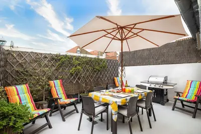 Image de Maison Châteaudun – Clim, Terrasse & Garage Privé