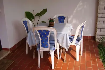 Image de Appartement de deux chambres avec la terrasse Valbandon, Fazana (A-9708-a)