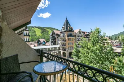 Image de 100 Yard Walk to Lionshead Gondola and Vail Slope View! | Lifthouse 403