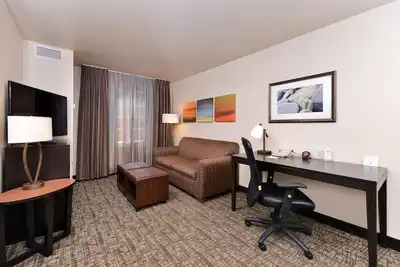 Image de Suite avec baignoire accessible | Petit déjeuner gratuit + piscine intérieure + bain à remous