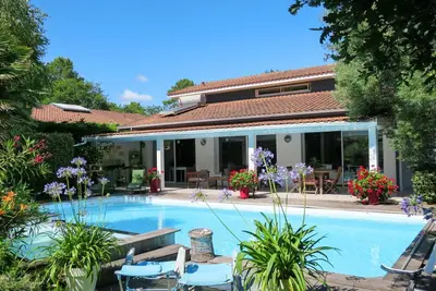 Image de Maison de vacances privée avec piscine privée, climatisation, Wifi, Tv, terrasse, parking
