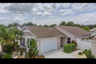 Image de Perfect Location 2/2 Villa in Creekside Landing walking distance to Lake Sumter