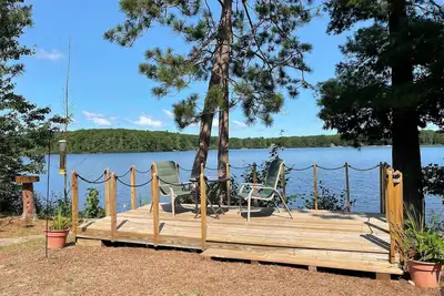 Image de Nouveau! Bass Lake Living avec cabine confortable dans le Michigan!