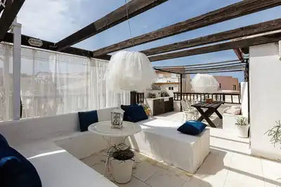 Image de Antonia's Pink apartment - Old town view