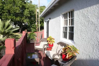 Image de Maison confortable, chic et confortable dans un quartier calme