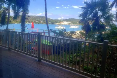 Image de Villa perchée. Enveloppez les vues. Le tarif comprend les frais de ménage. C12