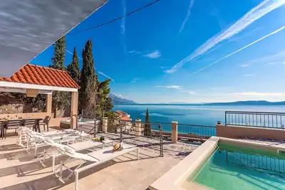 Image de Nouveau! Villa Perla Blu avec 4 chambres, piscine chauffée, jacuzzi, à 50m de la plage
