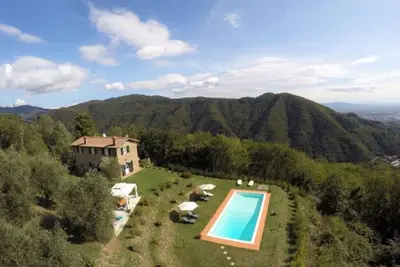 Image de Belle villa avec piscine pour se détendre et profiter