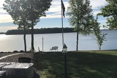 Image de Propriété au bord du lac avec une vue magnifique sur Big Lake