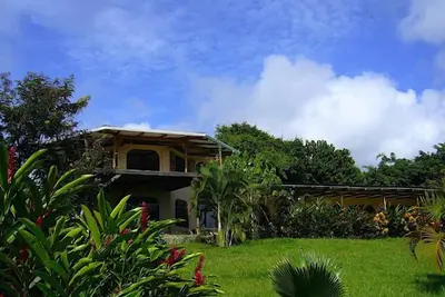 Image de Montezuma Sanctuary: spacieuse villa au sommet d'une colline avec des vues spectaculaires à 360 degrés