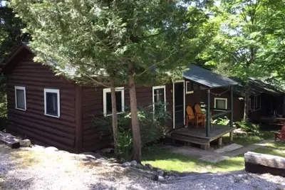 Image de Cabine 2 Chambres à Les Cheneaux Landing Resort