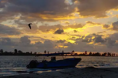 Image de Gated Community Brand New Condo 2 chambres 2 salles de bain au rez-de-chaussée