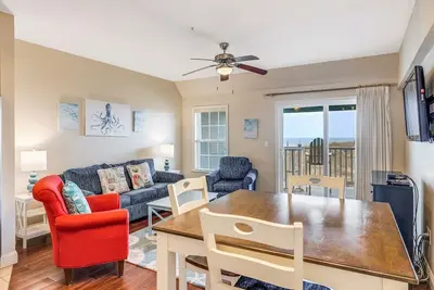 Image de Premier condo Oceanfront avec vue sur l'océan, douche de carreaux de luxe et commodités de la station. Emplacement central dans Kdh @ Mp 8. 5