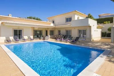 Image de Villa Povo do Burro, belle et élégante villa, à quelques minutes à pied du centre de la station