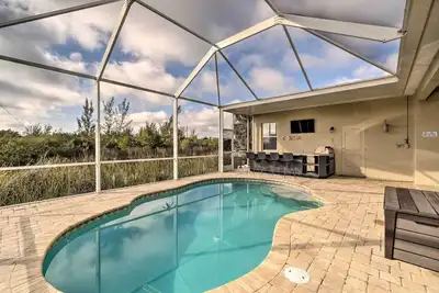 Nouveau! Maison Canalfront avec piscine d'eau salée et bar sec!