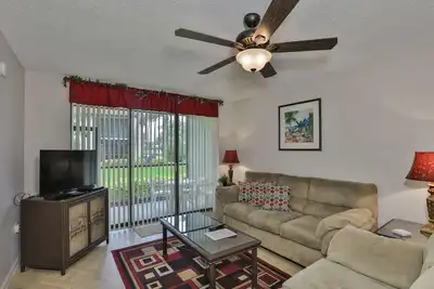 Image de 20% off Month-Long Stays! West Bradenton Retreat -  Community Pools, Close to Beaches, Golf!