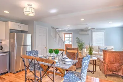 Image de Carpenter Alley - Récemment rénové, animaux acceptés - Heart of Charming St. Michaels!