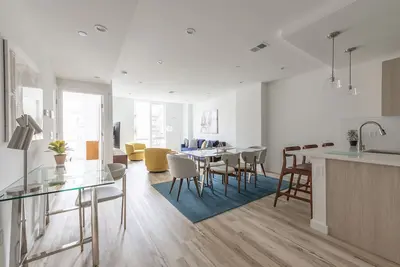 Image de Sun-kissed 3br Loft with Patio Minutes to Nyc