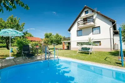 Image de Magnifique maison de vacances privée avec piscine privée, climatisation, Wifi, Tv, patio, parking