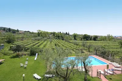 Image de Appartement dans une maison de vacances avec climatisation, Wifi, piscine, Tv, vue panoramique