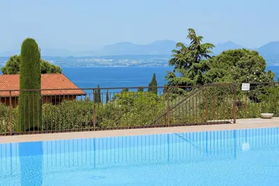 Image de Bel appartement pour 6 personnes avec climatisation, Wifi, piscine, Tv, terrasse et parking