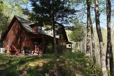 Image de Nana B’s beautiful mountain retreat. Pet friendly! Only 3 miles to Lake Chatuge!