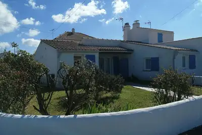 Image de Maison 3 pièces avec véranda et jardin, à 300m de la plage - La Guérinière