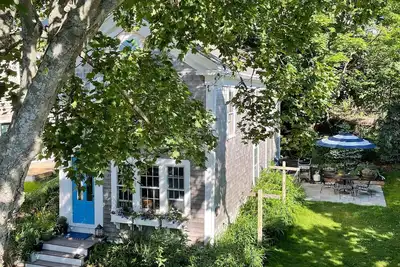 Image de Sailmaker's Cottage historique au cœur de Provincetown, à quelques pas de la plage