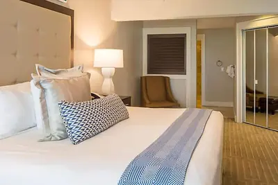 Image de Près de SeaWorld Spacieux deux chambres avec piscines, bains à remous, barbecue et aventures en famille