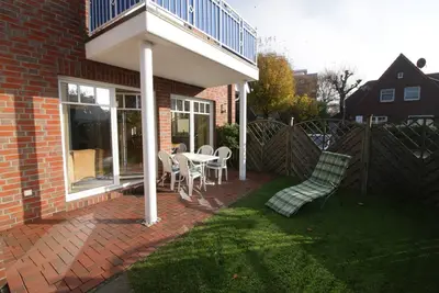 Image de bel appartement avec jardin près de la plage