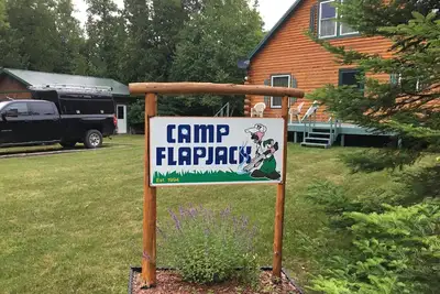 Image de Joyau caché dans le désert de la péninsule supérieure du Michigan (Camp Flapjack)