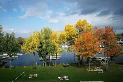 Image de Condo de l'Oberge au bord du lac Memphrémagog
