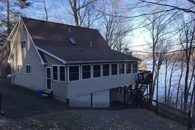Image de Bord de lac sur Wallenpaupak avec quai privé. Idéal pour les réunions de famille