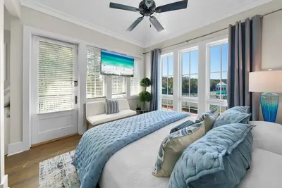 Image de Winston à Rosemary Carriage House ~ Paradise30a