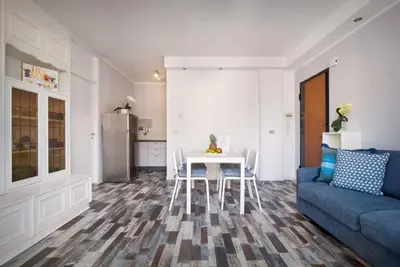 Image de Casa Girasole - for 4 people (plus baby crib), only 100 meters from the lake, parking inclusive