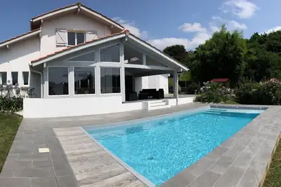 Image de Villa récente avec piscine aux portes de Biarritz