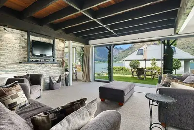 Image de Retraite de couple | Appartement au bord du lac