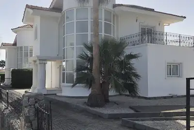 Image de 3 bedroom, detached villa with private pool & mountain and sea views