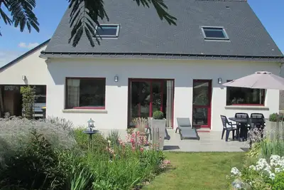 Image de Maison indépendante lumineuse avec jardin paysagé de 2 à 6 personnes, accès wifi