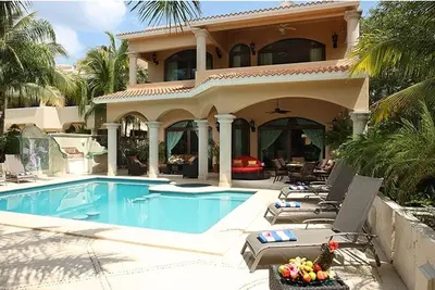 Image de Dale a tus vacaciones un toque de grandiosidad quedándote in Villa Gran Orquídea