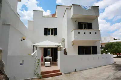 Image de A 150 mètres de la mer, sable, maison centrale pour 7 personnes avec vue mer