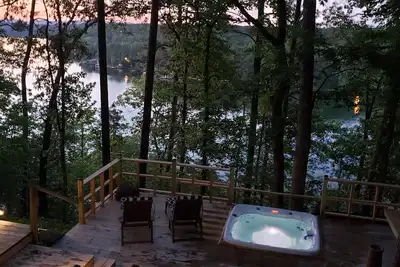 Image de Escapade de montagne moderne isolée