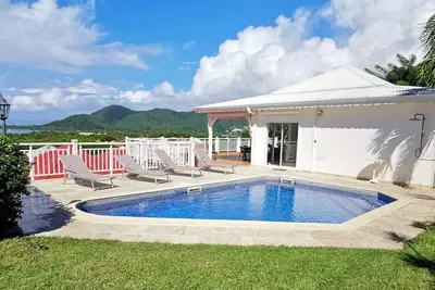 Image de Villa Ă Sainte Anne Ref M096 2 chambres piscine