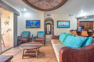 Image de Bella Sirena 101 Ultra Modern Ground Floor 2 Br Ocean Front Condo