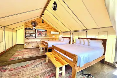 Image de Glamping Tent # 5 à East Zion Resort (Deux grands lits)